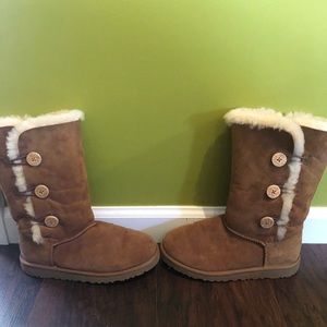 Uggs kids boots